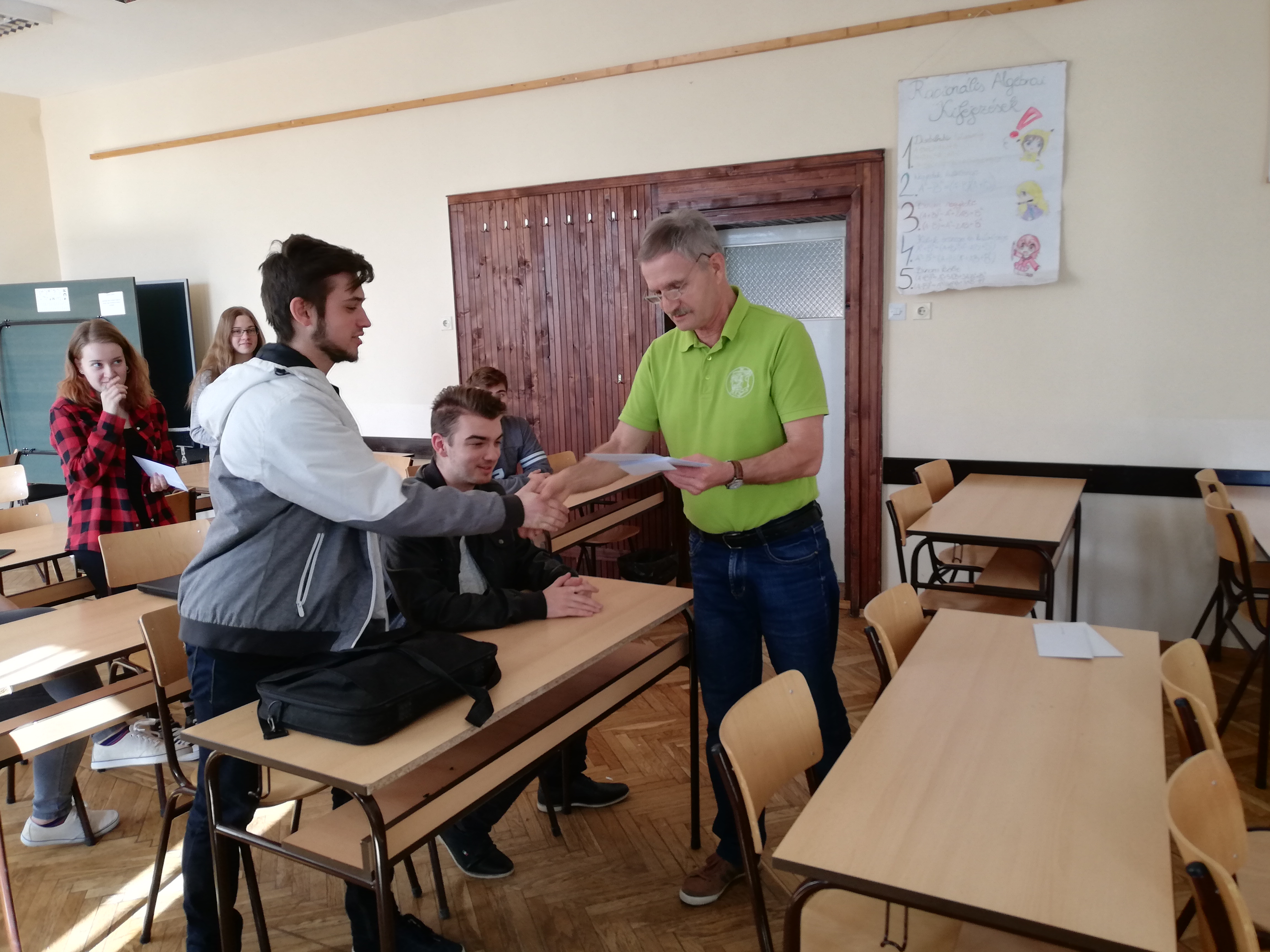 Az ösztöndíjakat Szórád Endre az Alapítvány igazgatóbizottsági tagja adta át.